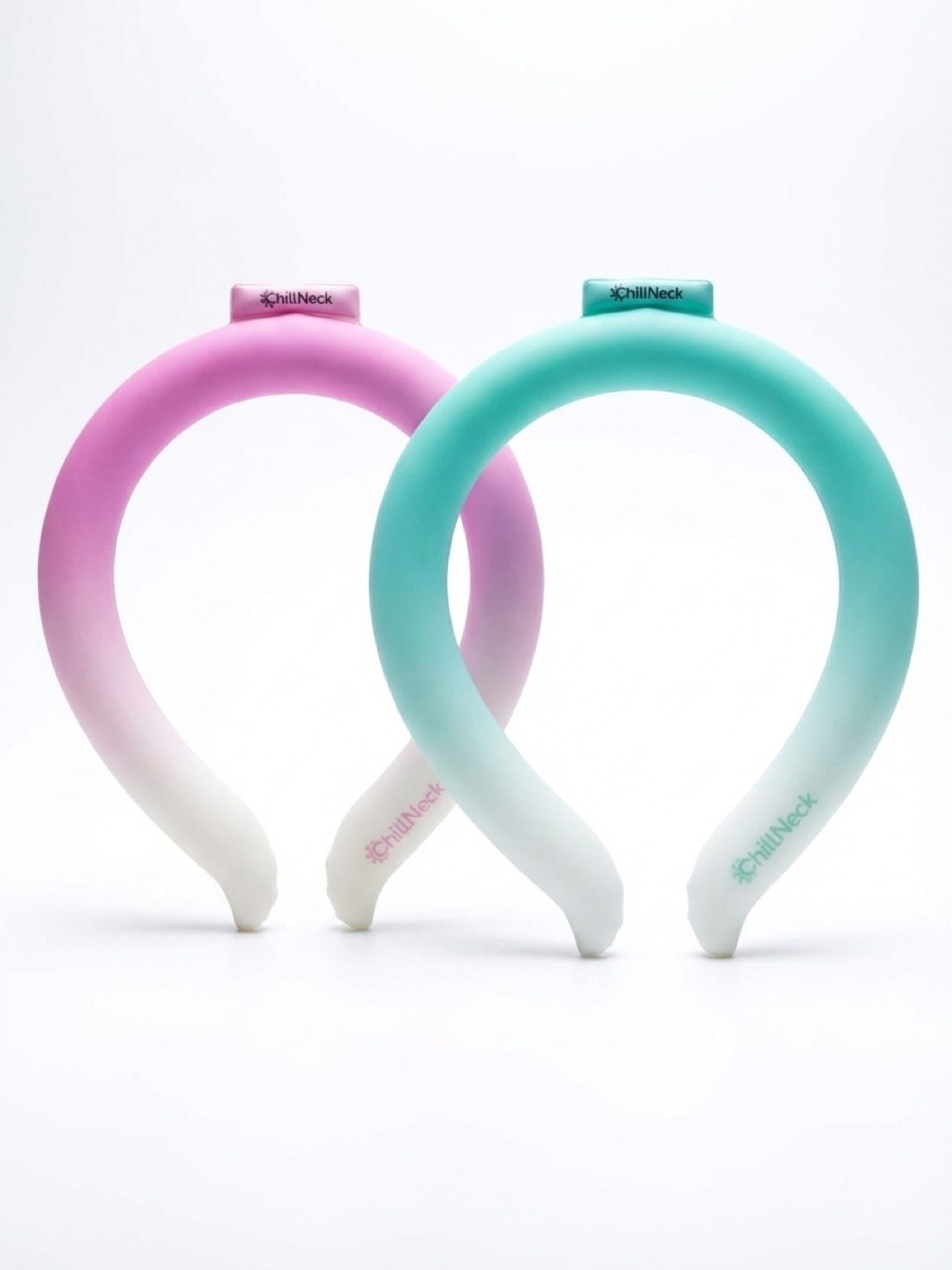 ChillNeck Produktshot: zwei PCM-Nackenkühl-Ringe in Pink Frost und Arctic Mint
